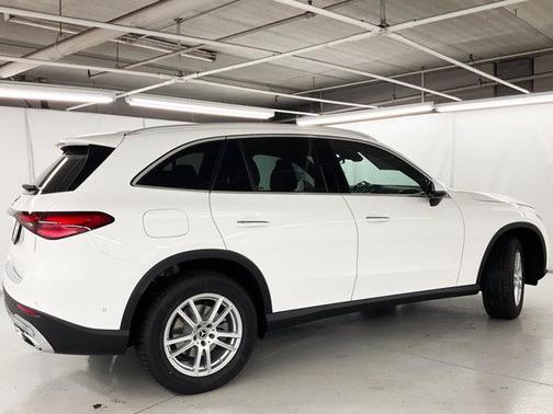 2025 Mercedes-Benz GLC 300 Base