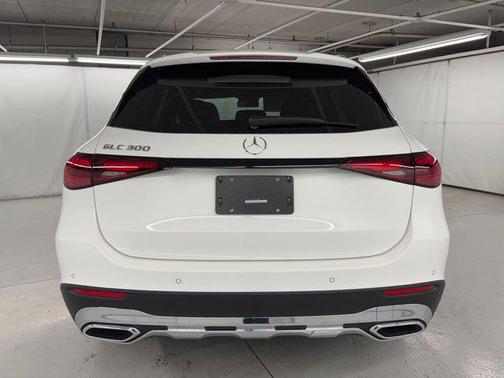 2026 Mercedes-Benz GLC 300 Base