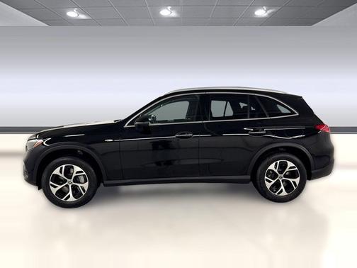 Black 2025 Mercedes-Benz GLC 350e Base