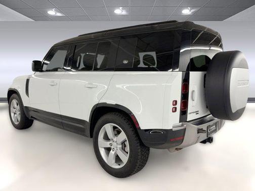 2022 Land Rover Defender 110 SE