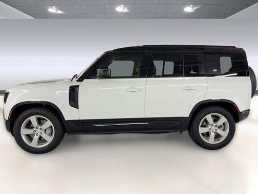 2022 Land Rover Defender 110 SE