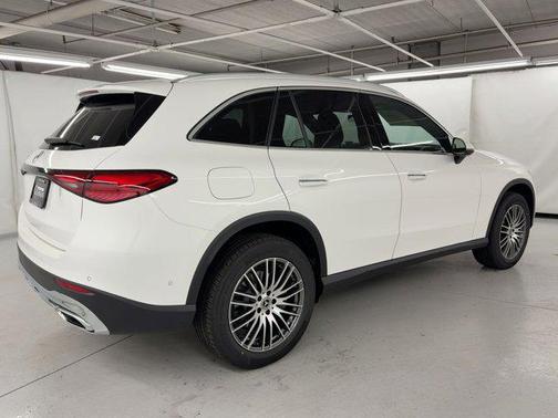 2026 Mercedes-Benz GLC 300 Base