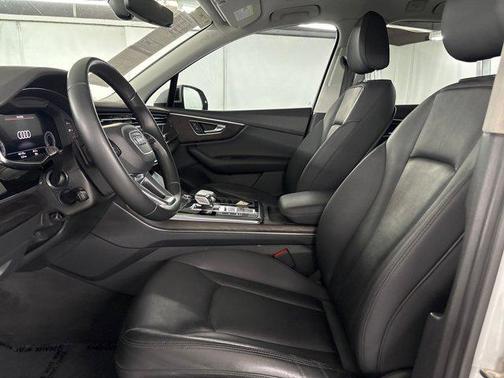 2022 Audi Q7 45 Premium