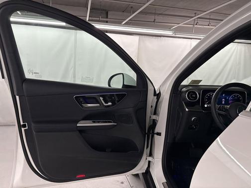 Polar White 2026 Mercedes-Benz GLC 300 Base