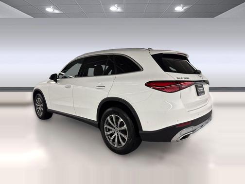 Polar White 2026 Mercedes-Benz GLC 300 Base