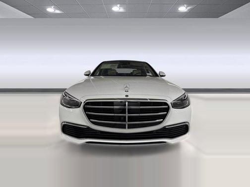 MANUFAKTUR Moonlight White Metallic 2026 Mercedes-Benz S-Class 4MATIC
