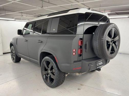 2024 Land Rover Defender 110 P400 X-Dynamic SE