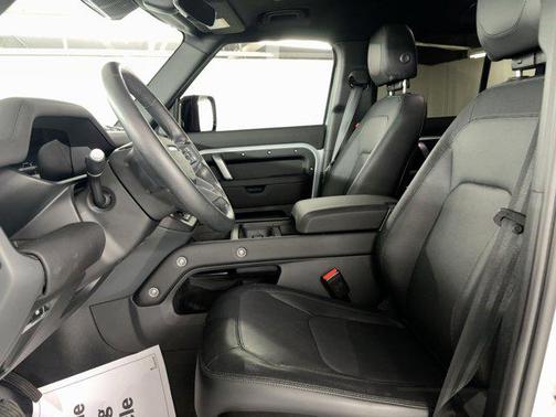 2024 Land Rover Defender 110 P400 X-Dynamic SE