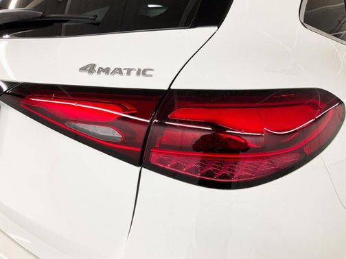 2025 Mercedes-Benz GLC 350e Base