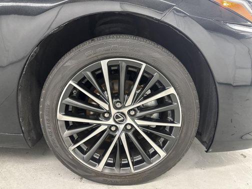 2024 Lexus ES 300h Base