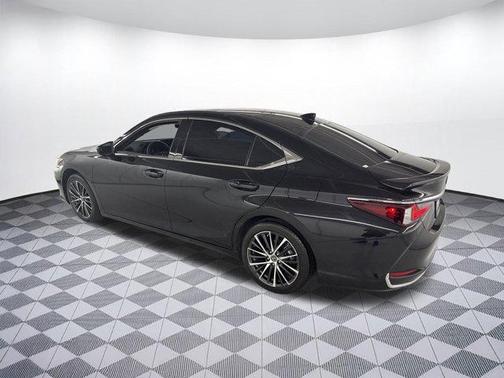 2024 Lexus ES 300h Base