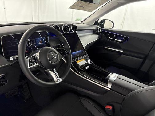 2025 Mercedes-Benz GLC 350e Base