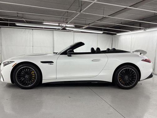 MANUFAKTUR Moonlight White Metallic 2025 Mercedes-Benz AMG SL 43 Base