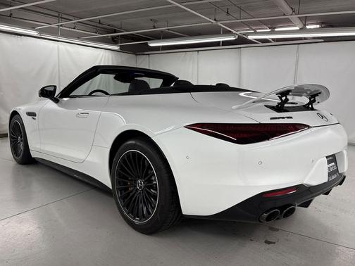 MANUFAKTUR Moonlight White Metallic 2025 Mercedes-Benz AMG SL 43 Base