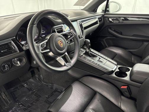2017 Porsche Macan Base