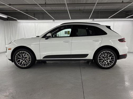 2017 Porsche Macan Base