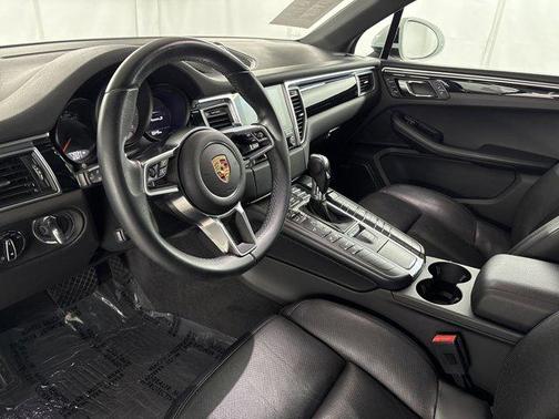 2017 Porsche Macan Base