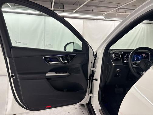 Polar White 2025 Mercedes-Benz GLC 350e Base
