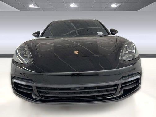 2018 Porsche Panamera 4