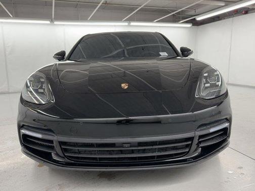 2018 Porsche Panamera 4