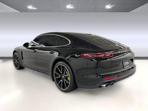 2018 Porsche Panamera 4