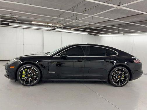 2018 Porsche Panamera 4