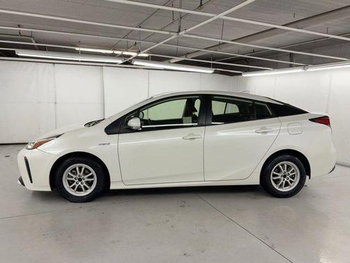 2019 Toyota Prius L