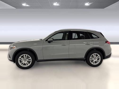MANUFAKTUR Alpine Grey 2026 Mercedes-Benz GLC 300 Base