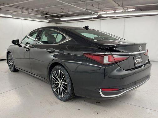 2024 Lexus ES 300h Base