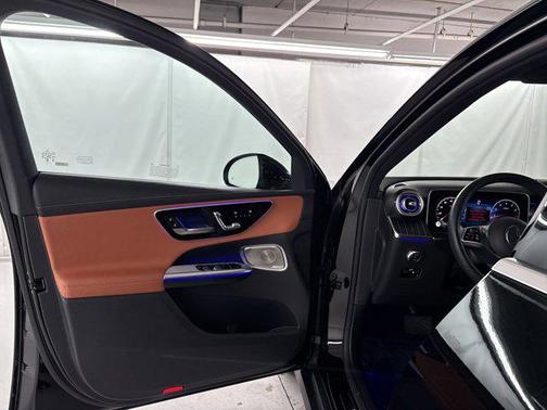 Black 2023 Mercedes-Benz GLC 300 Base