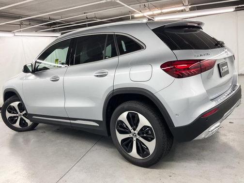 2025 Mercedes-Benz GLA 250 4MATIC
