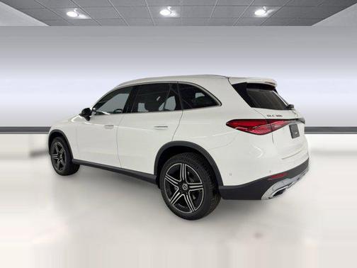 2026 Mercedes-Benz GLC 300 Base