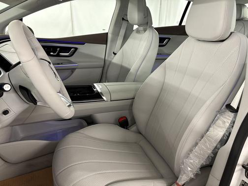 Polar White 2026 Mercedes-Benz EQE 320 EQE 320