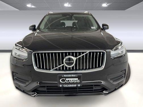 2022 Volvo XC90 T6 Momentum