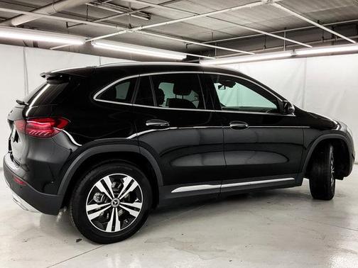 2025 Mercedes-Benz GLA 250 Base