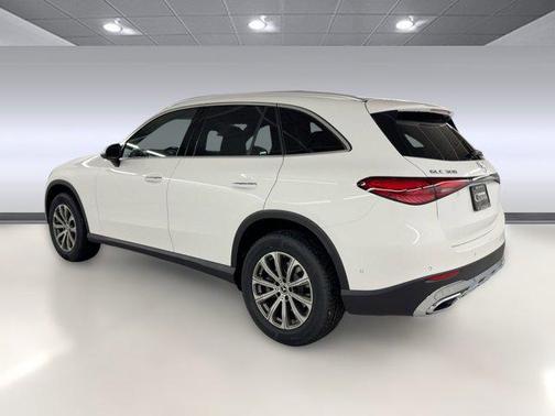 2026 Mercedes-Benz GLC 300 Base