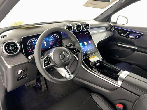 2026 Mercedes-Benz GLC 300 Base