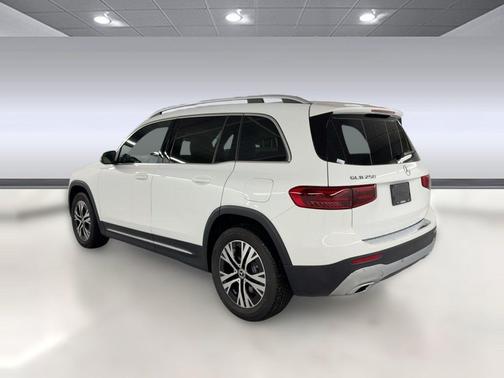 Polar White 2026 Mercedes-Benz GLB 250 Base