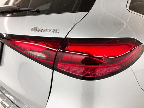 2025 Mercedes-Benz GLC 350e Base