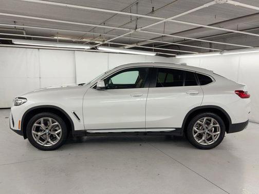 2022 BMW X4 xDrive30i