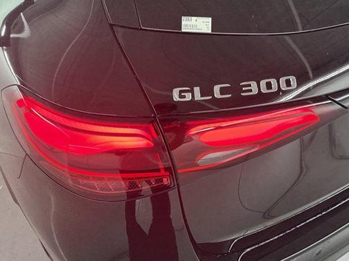 2025 Mercedes-Benz GLC 300 Base