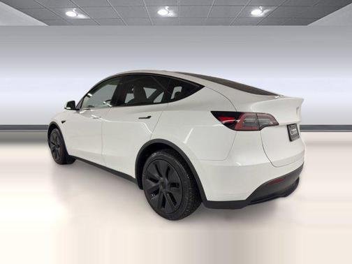 Pearl White Multi-Coat 2024 Tesla Model Y Long Range Dual Motor All-Wheel Drive