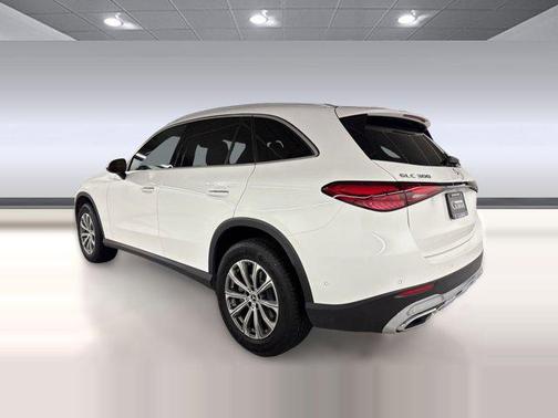 Polar White 2026 Mercedes-Benz GLC 300 Base