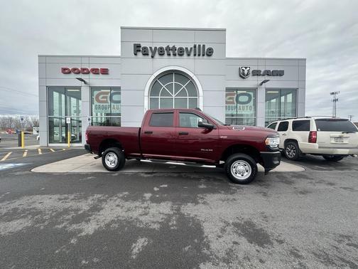 2022 RAM 2500 Tradesman Crew Cab 4x4 6'4' Box