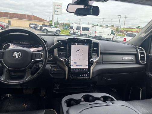 2023 RAM 2500 Laramie Crew Cab 4x4 6'4' Box