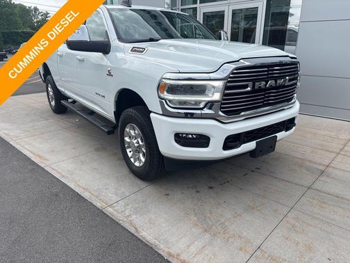 Bright White Clearcoat 2023 RAM 2500 Laramie Crew Cab 4x4 6'4' Box