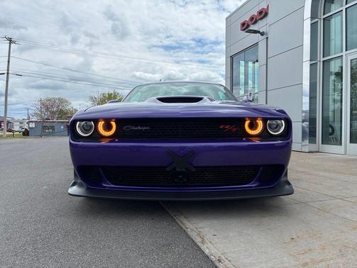 Plum Crazy Pearlcoat 2023 Dodge Challenger R/T Scat Pack Widebody