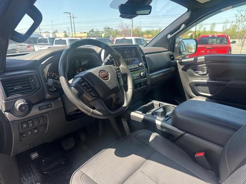 2024 Nissan Titan PRO-4X