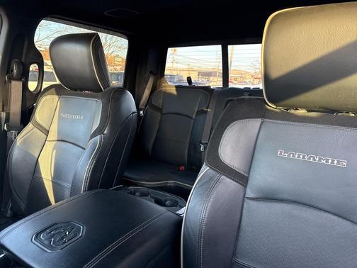 2019 RAM 2500 Laramie Crew Cab 4x4 6'4' Box