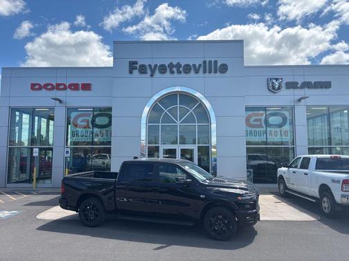 Diamond Black Crystal Pearlcoat 2026 RAM 1500 Laramie